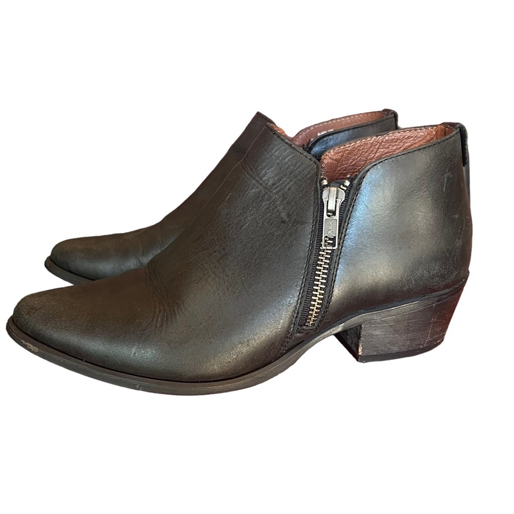 Steve Madden “Ajay” black leather ankle boots. Pointed toe, zip sides. SZ-7 EUC
